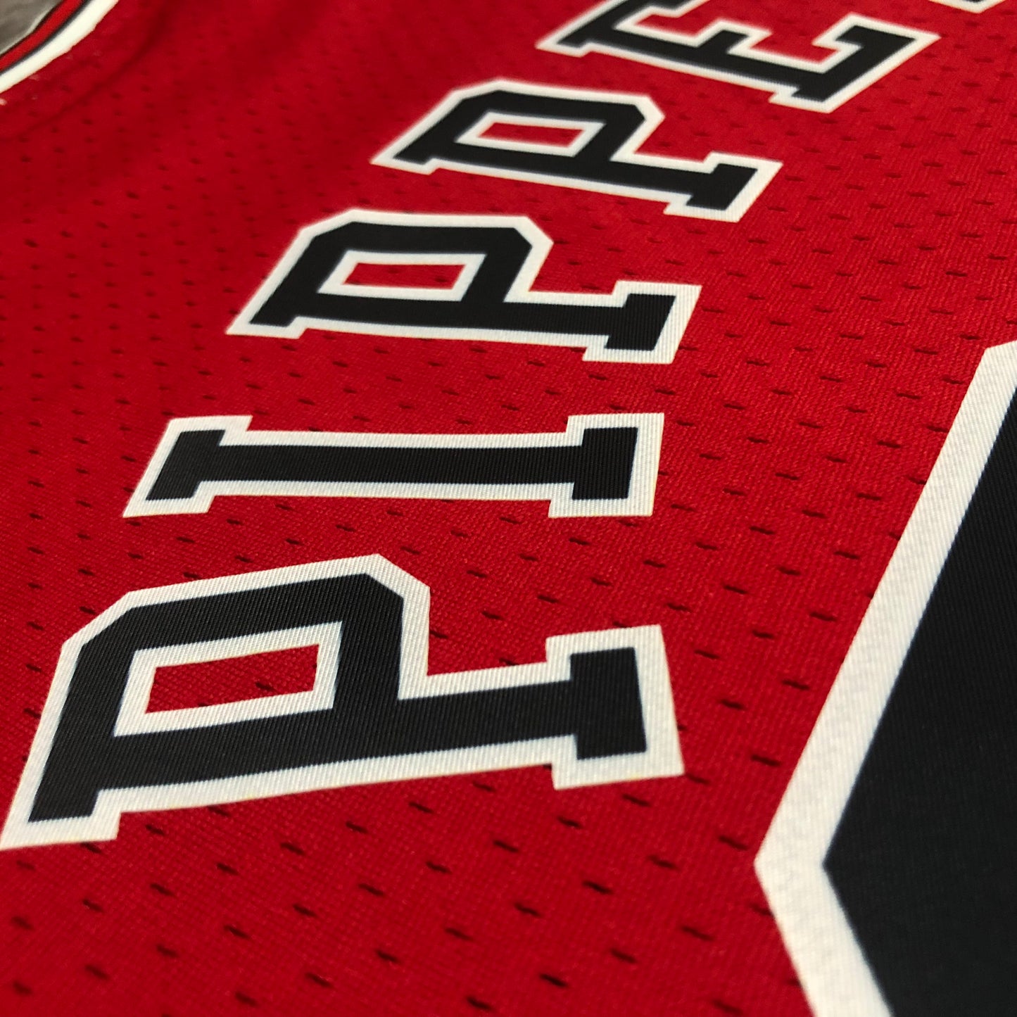 Chicago Bulls - Scottie Pippen 1997/98 - rot