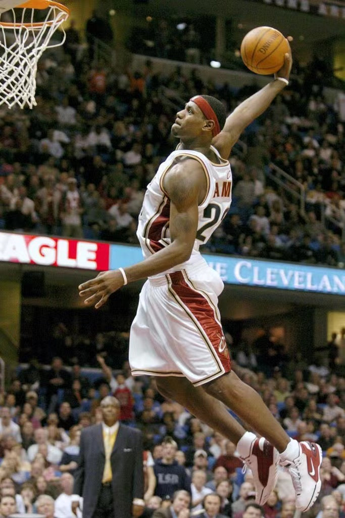 Cleveland Cavaliers - LeBron James - 2003/04
